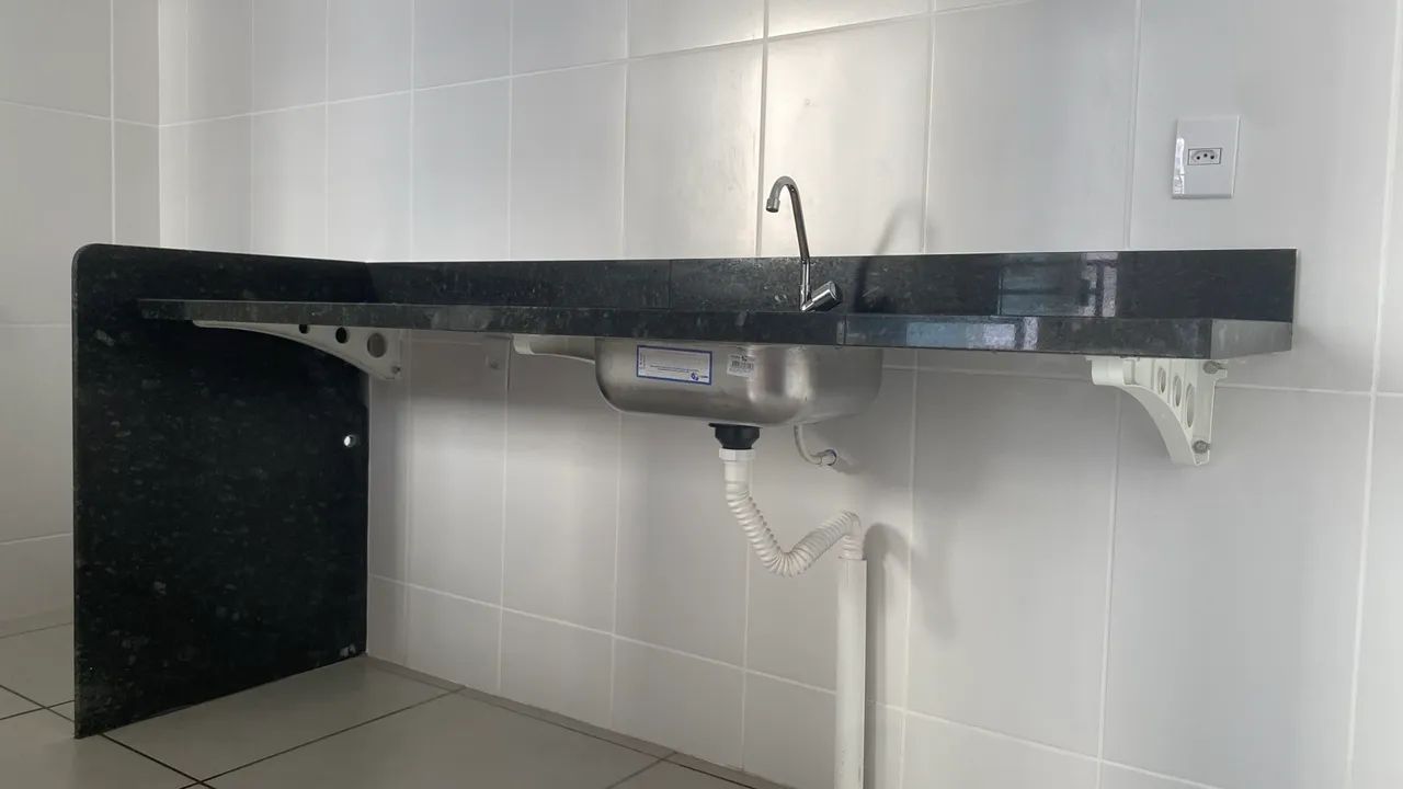 Bancada em granito Verde Ubatuba (205x60cm) com Cuba de aço inoxidavel + Torneira - Foto 5