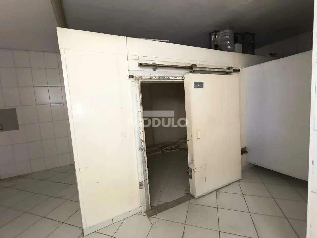 Galpão comercial para locação no bairro Pacaembu - Foto 10