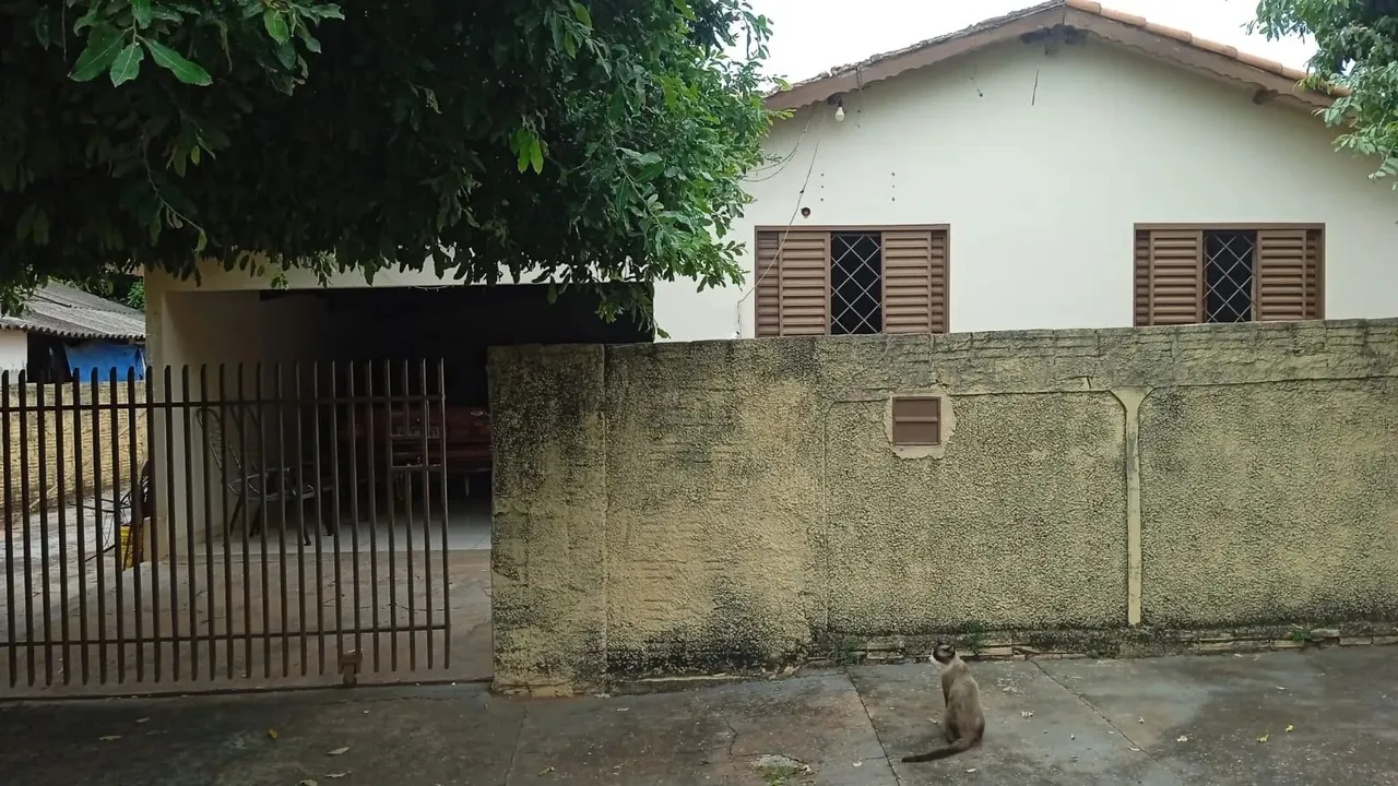 Casa com terreno de 450 metros e casa de 100 metros quadrados com 3 quartos - Com horta