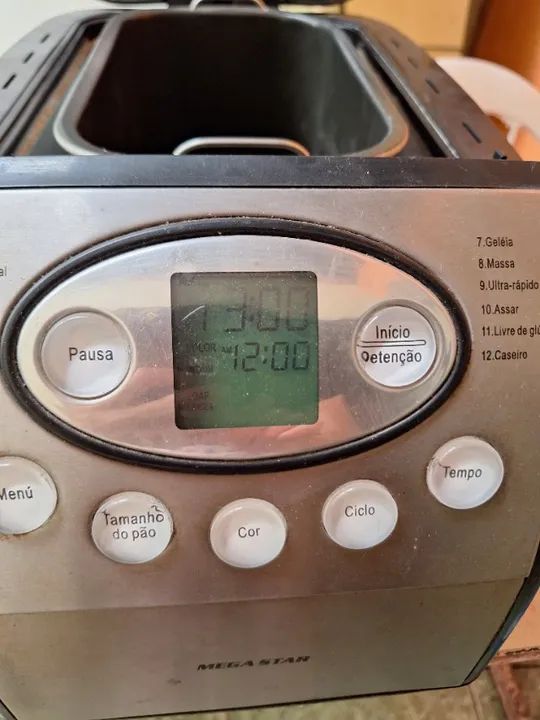 Máquina de pão Megastar 800w