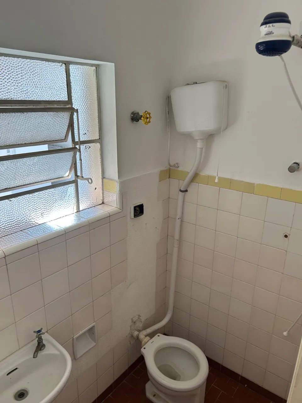 Casa pequena nos fundos 1 Dormitório - Foto 9