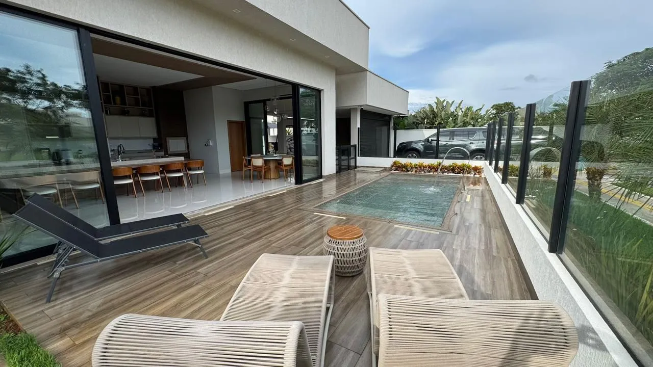 Casa térrea de 4 suítes à venda, 243 m² por R$ 4.900.000,00 - Portal do Sol Green - Goiâni