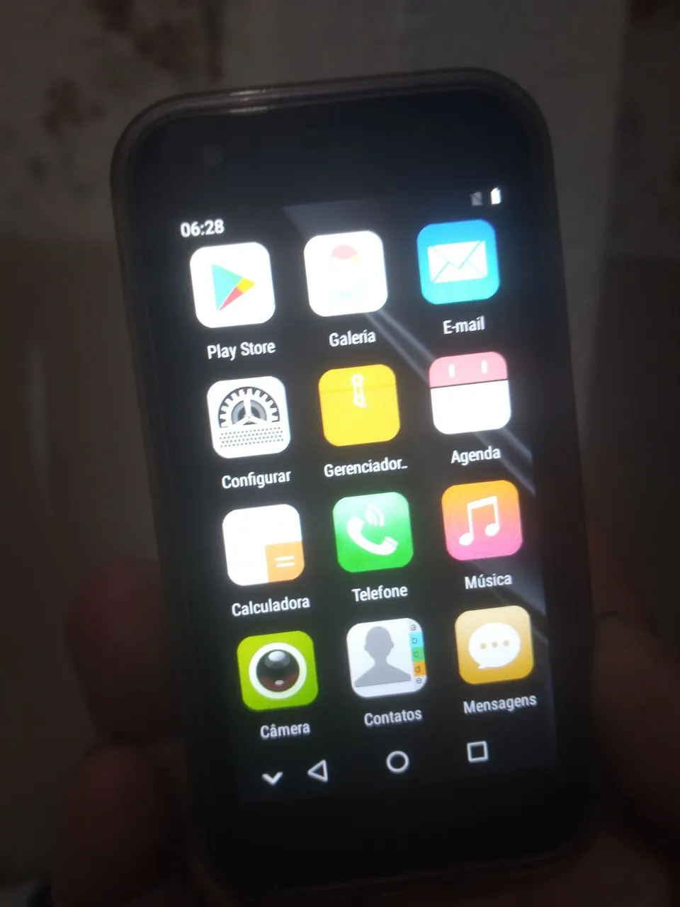 Smartphone Android Compacto - Perfeito para o dia a dia