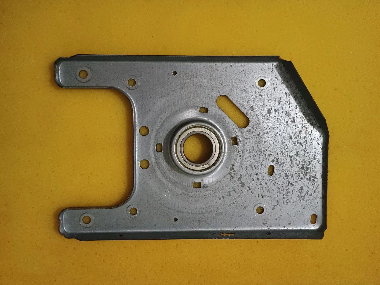 Lavadora: Base do motor com rolamento 