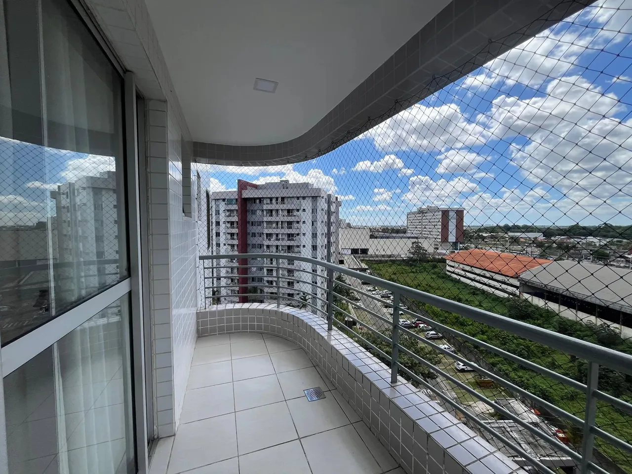 ALUGO EXCELENTE APARTAMENTO NA AUGUSTO MONTENEGRO, ANDAR ALTO, LAZER COMPLETO E PROXIMO DE