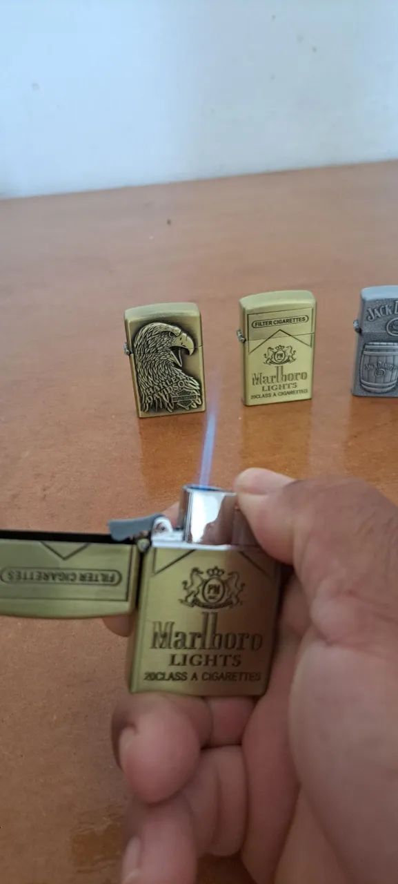 Isqueiros Colecionáveis Marlboro Lights e Jack Daniels - Foto 3