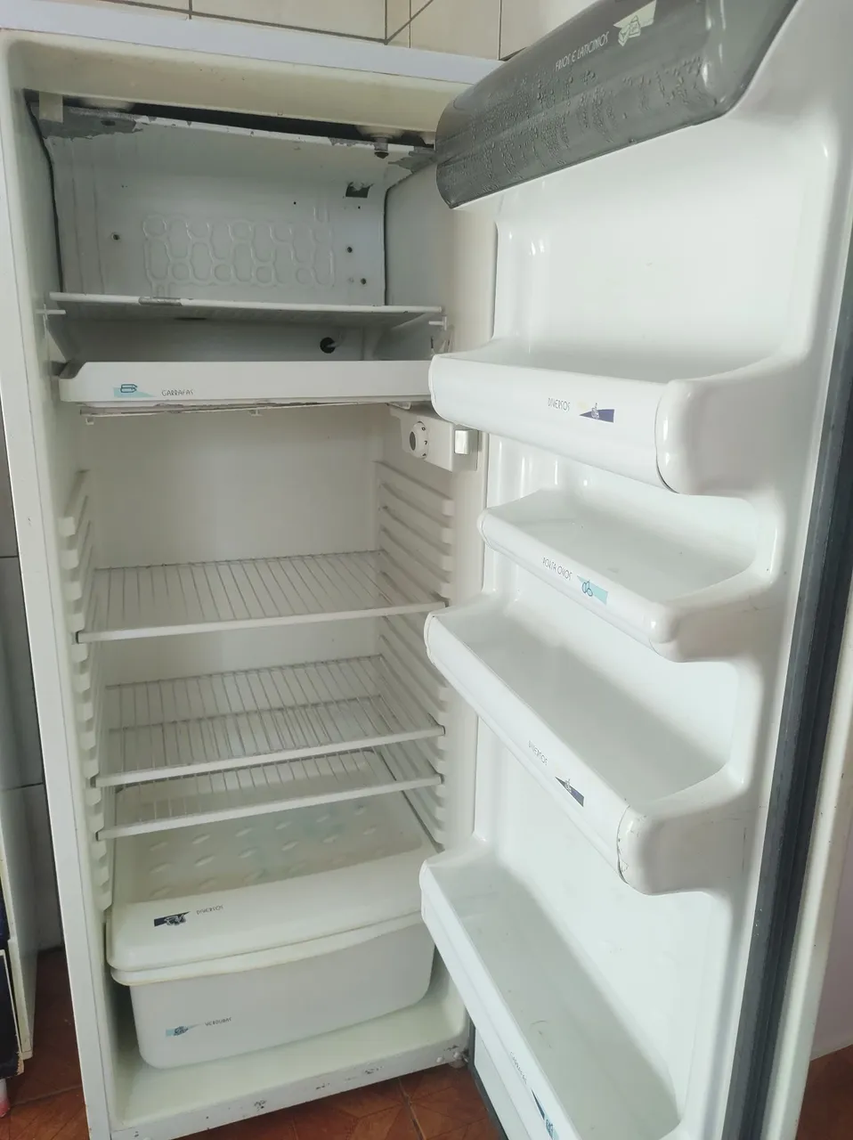 Geladeira com defeito