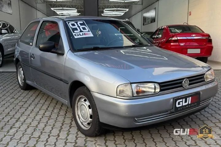 Volkswagen Gol CLi 1996, baixo km, equipado com rodas Parati Club aro 14 e PNEUS NOVOS!!