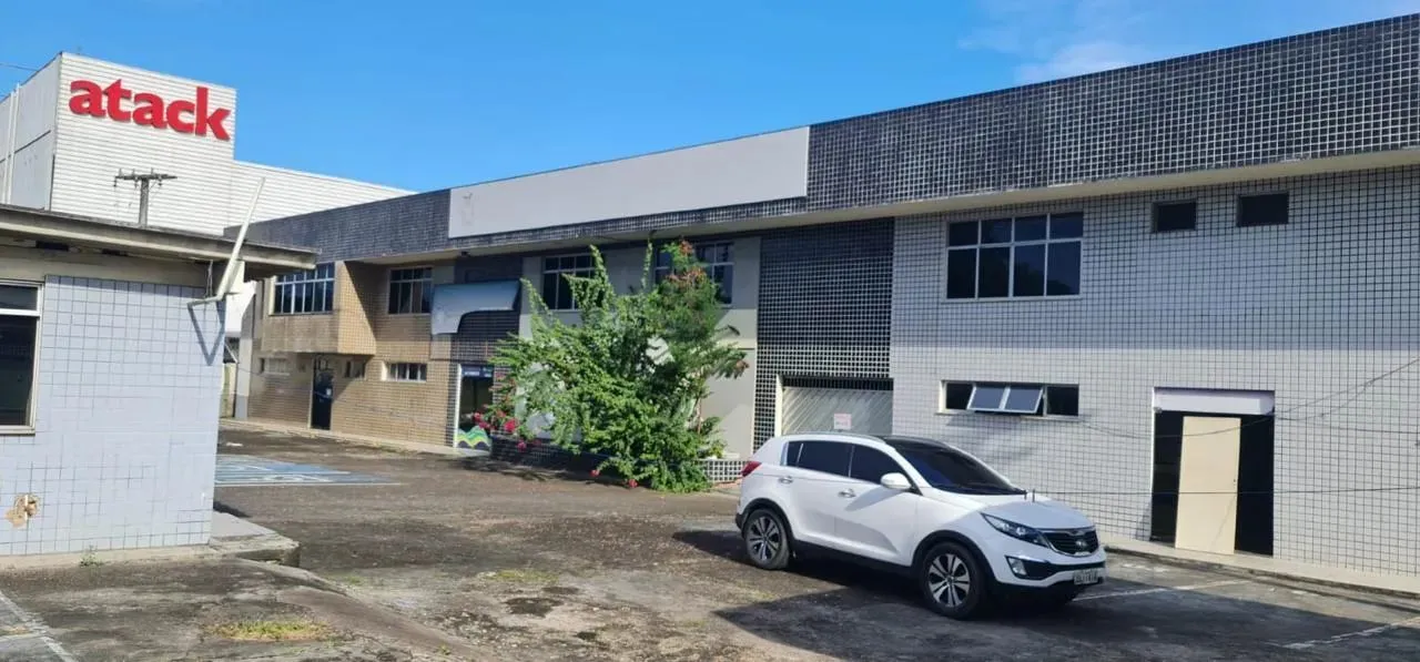 Alugo Prédio Comercial com 5.900m2 com área de estacionamiento. Cosme Ferreira/SESI
