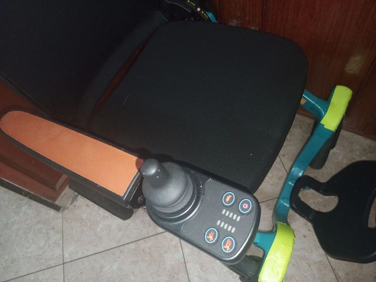 Cadeira de rodas elétrica dobrável Power lite slim - Foto 4