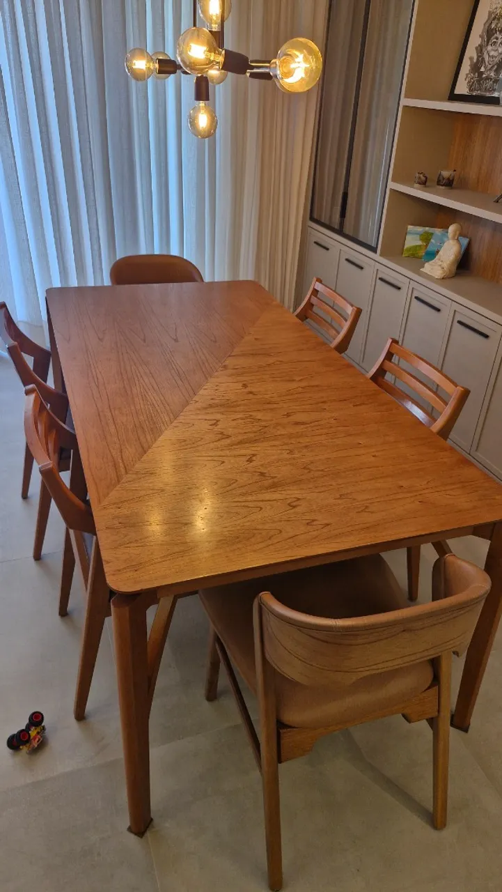 Mesa de jantar 8 lugares