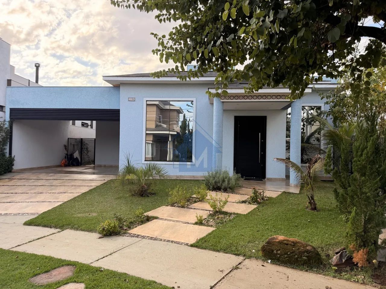 Casa Térrea no Condomínio Terras Alpha I, com jacuzzi!