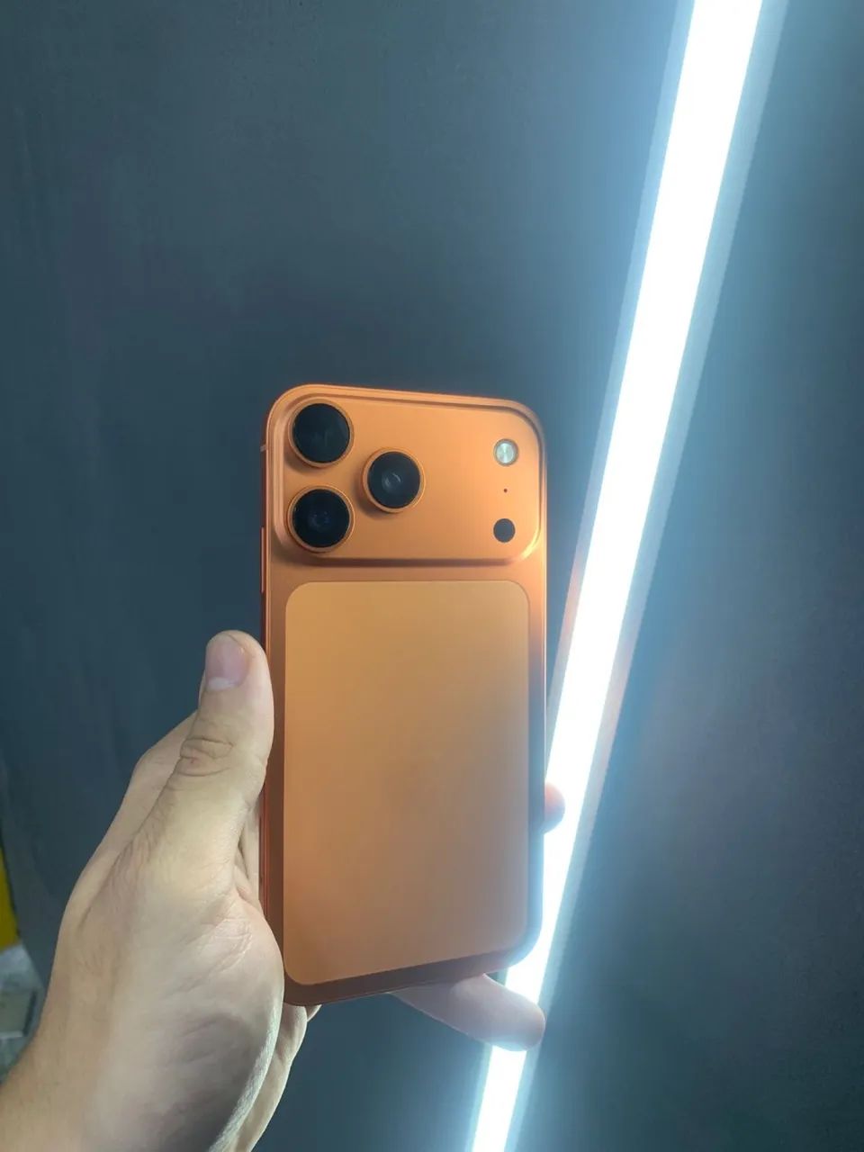 iPhone XR na carcaça laranja  - Foto 4