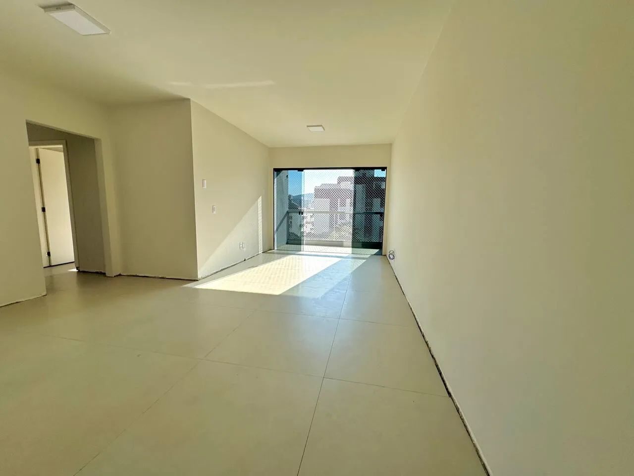 3 dormitórios sendo um suíte; Bairro Comerciário, Criciúma - Foto 4