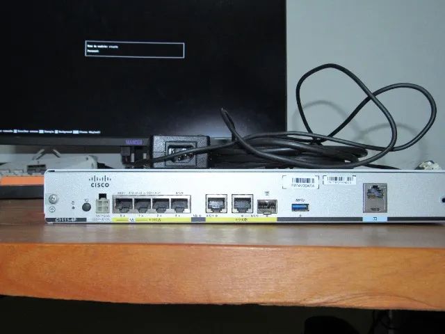 Roteador Cisco ISR 1100 C1111-4P, com fonte 12v - Foto 2