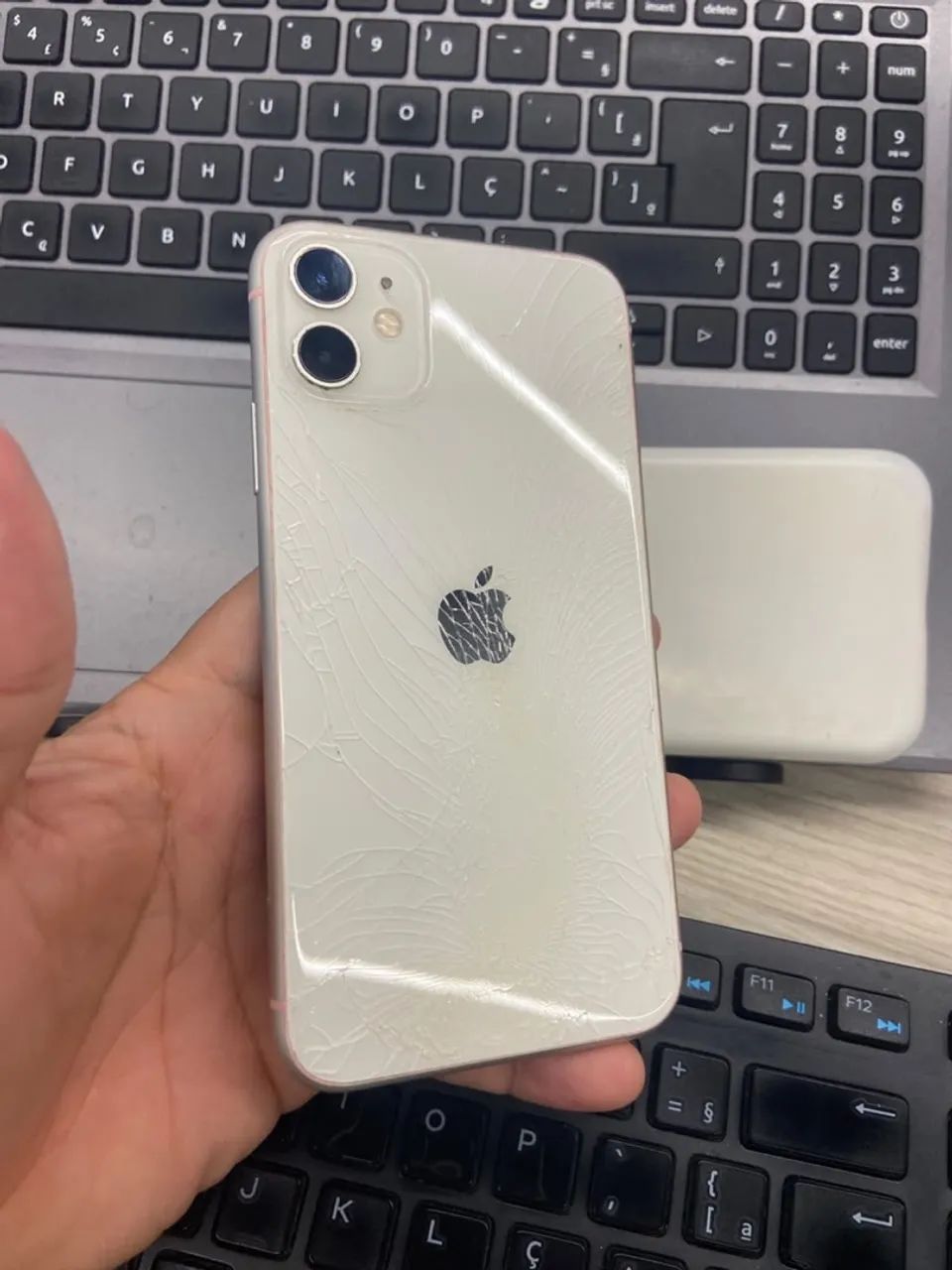 VENDO IPHONE 11 64G  - Foto 2