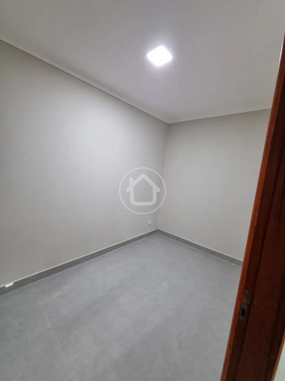 CASA COM 3 QTOS (1 SUITE )JD IMA REGIAO QUARTEL - Foto 3