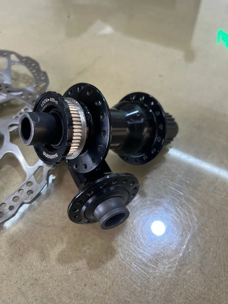 Par Cubo Shimano TC500 boost + discos  - Foto 4
