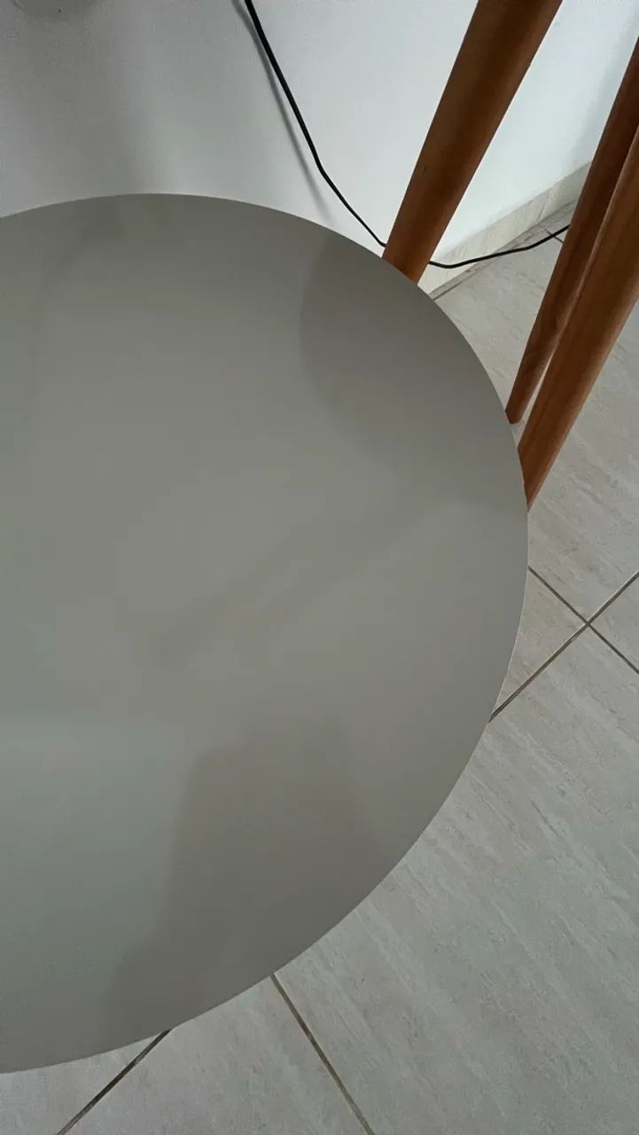 Conjunto com 2 mesas laterais redondas - excelente estado - Foto 3
