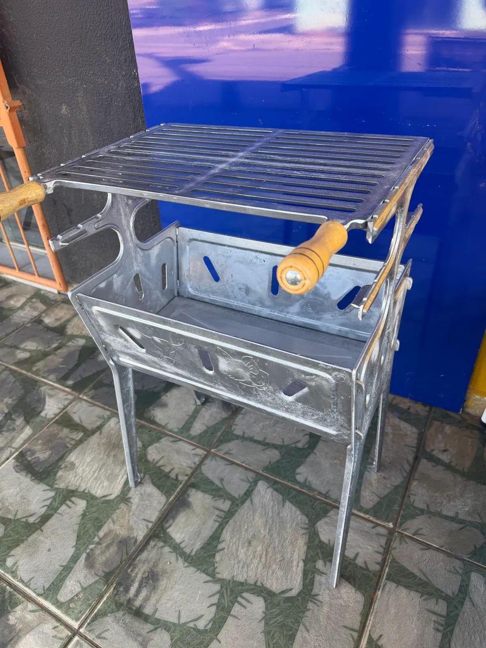 CHURRASQUEIRA DE ALUMINIO DESMONTÁVEL  - Foto 2
