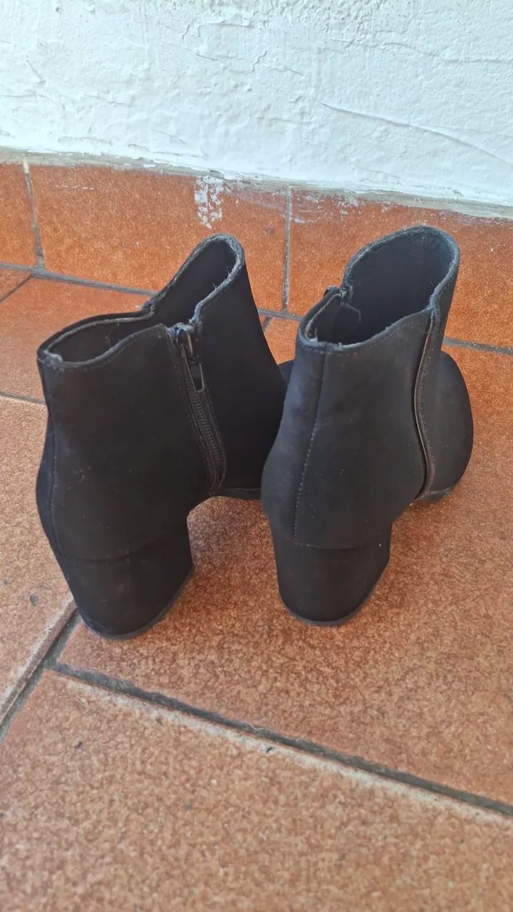 Bota Ankle Boot Preta Camurça - Foto 3
