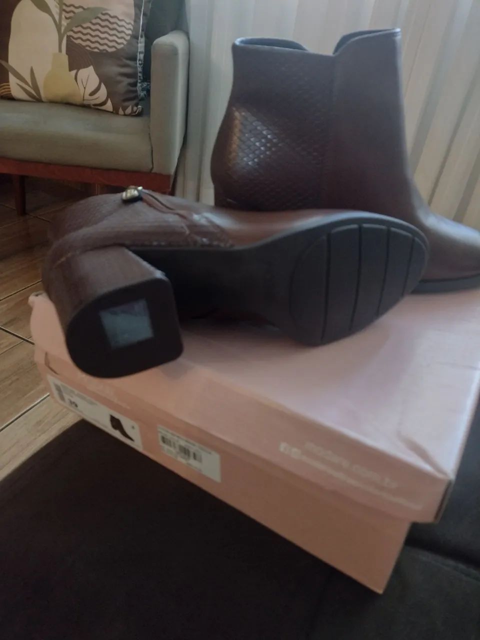 Bota modare nunca usada tamanho 39