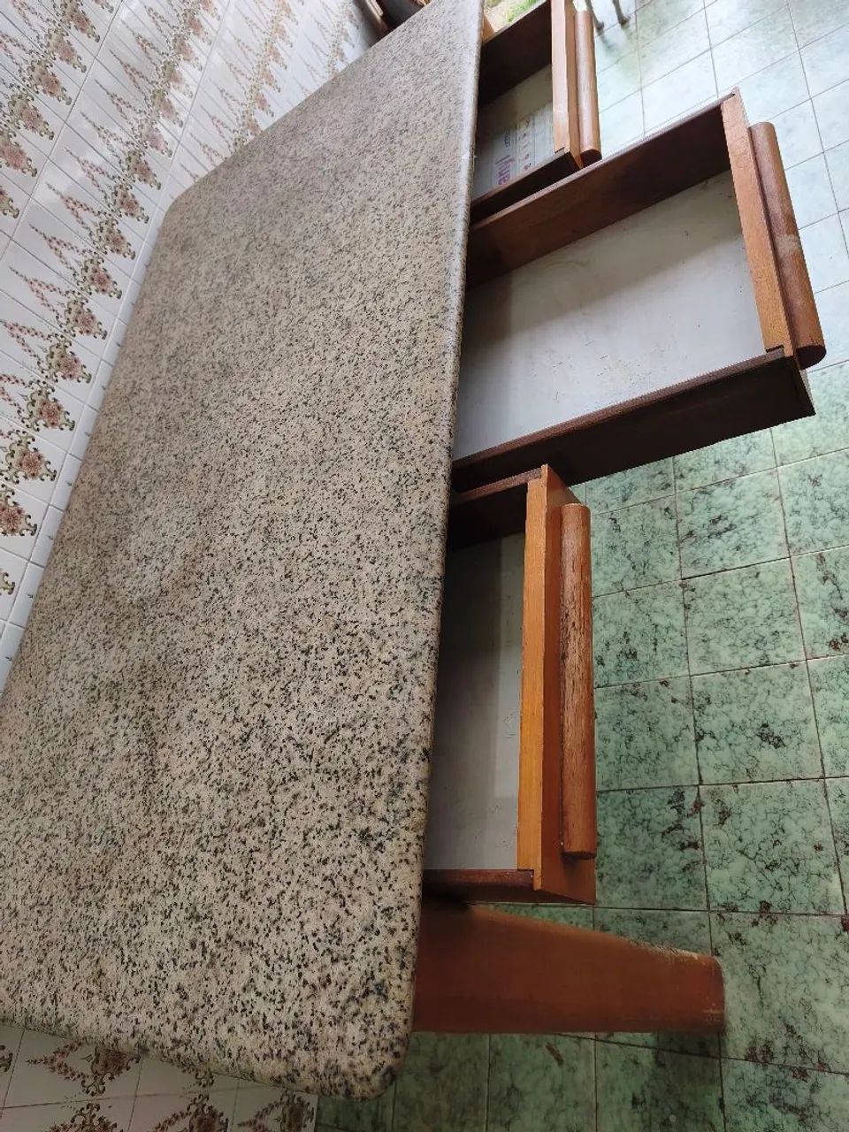 Mesa de madeira com tampo de granito - Foto 5