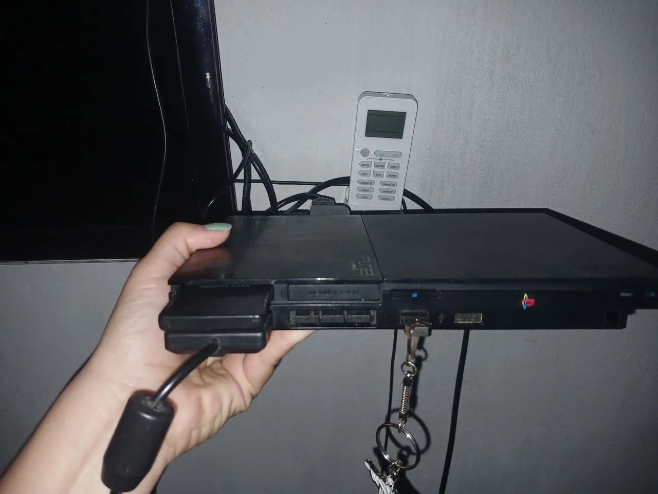 Ps2 com dois controles com memóri cart com adaptador hdmi !