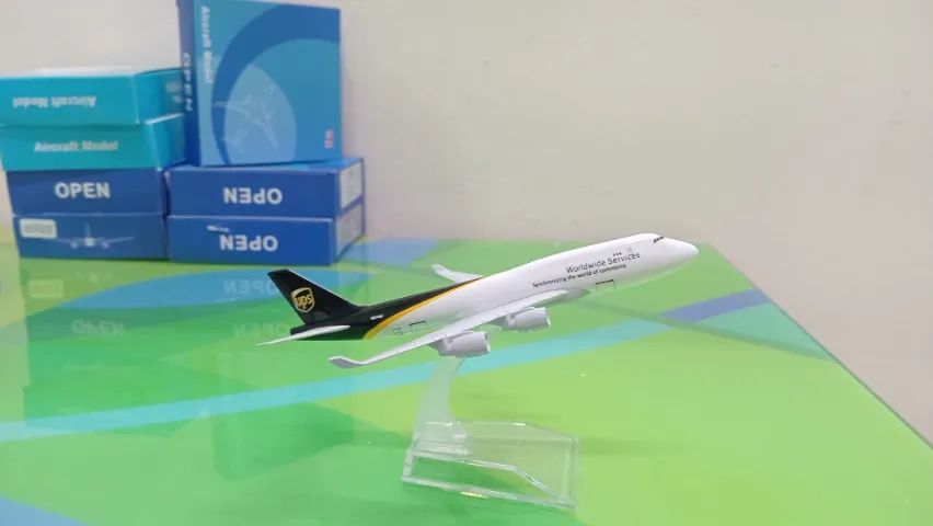 AVIÃO 747 da UPS - MINIATURA 16cm - PRESENTEAR / COLECIONAR - Foto 5