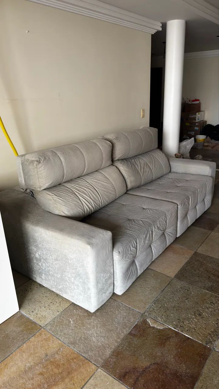 Sofá retrátil cinza suede de 2,5 metros - Foto 3