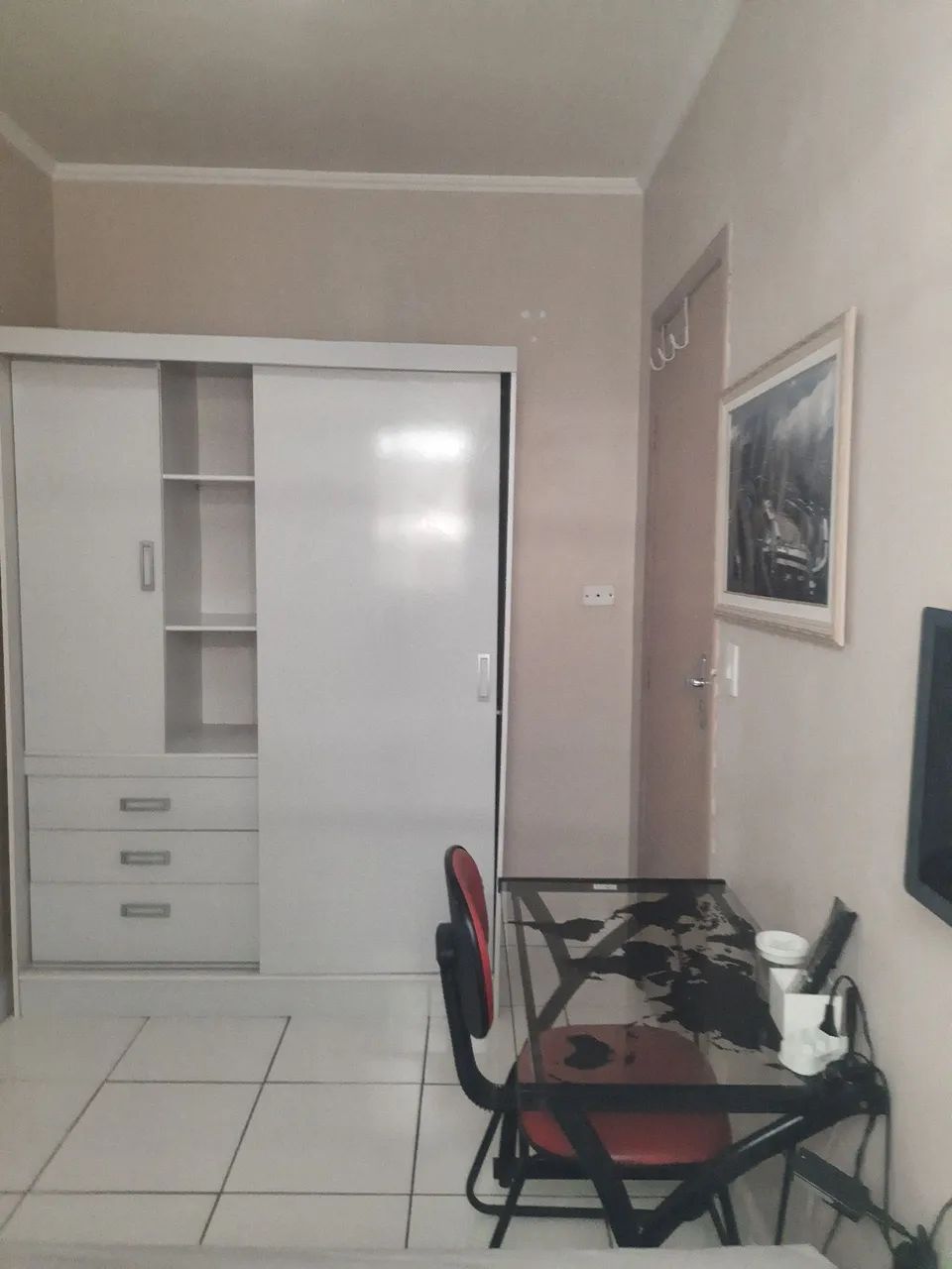 Hospedaria Congonhas-Quartos ind. mobiliados só para rapazes - Foto 4