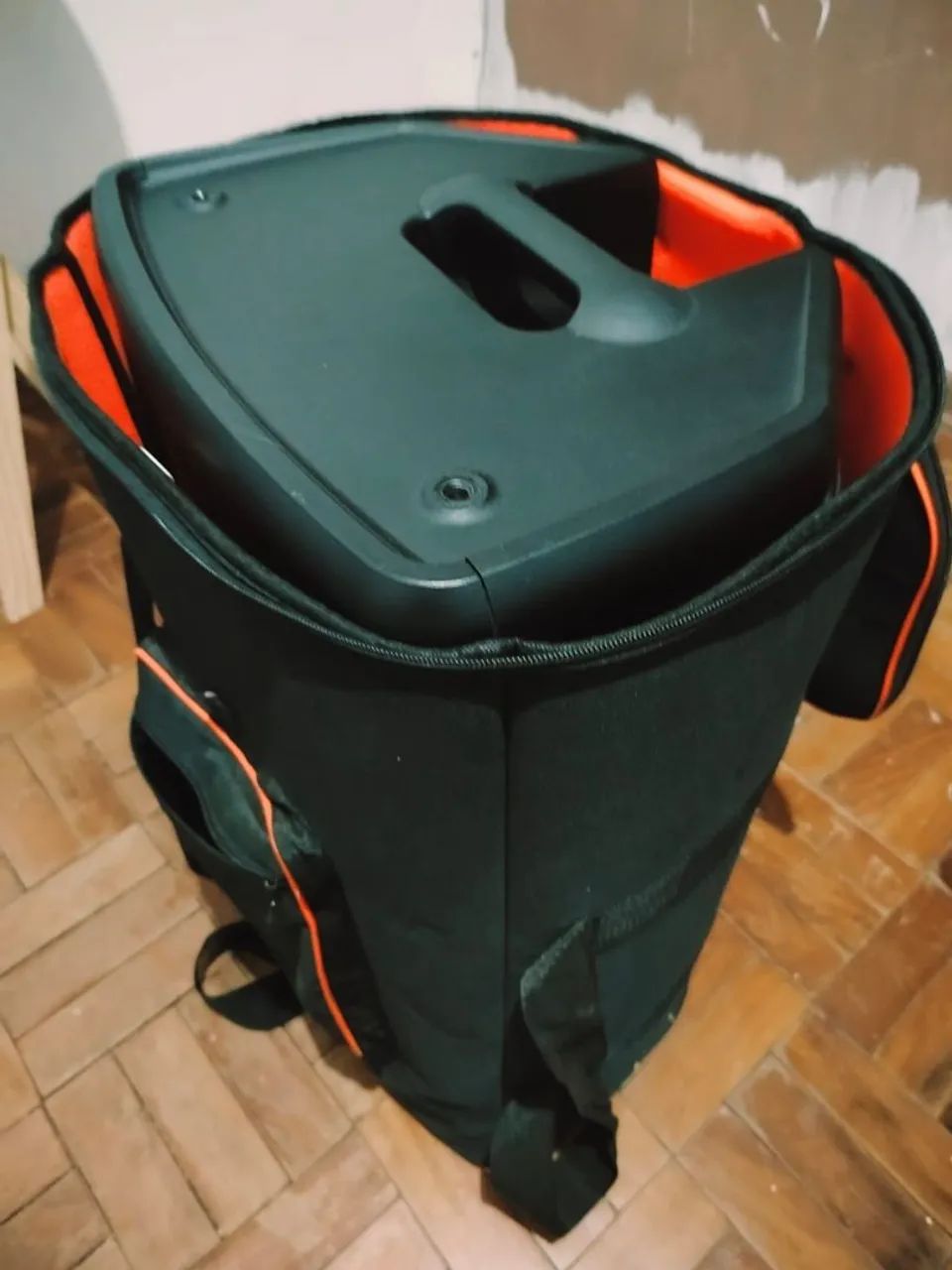 caixa de som JBL eon715 profissional  - Foto 3
