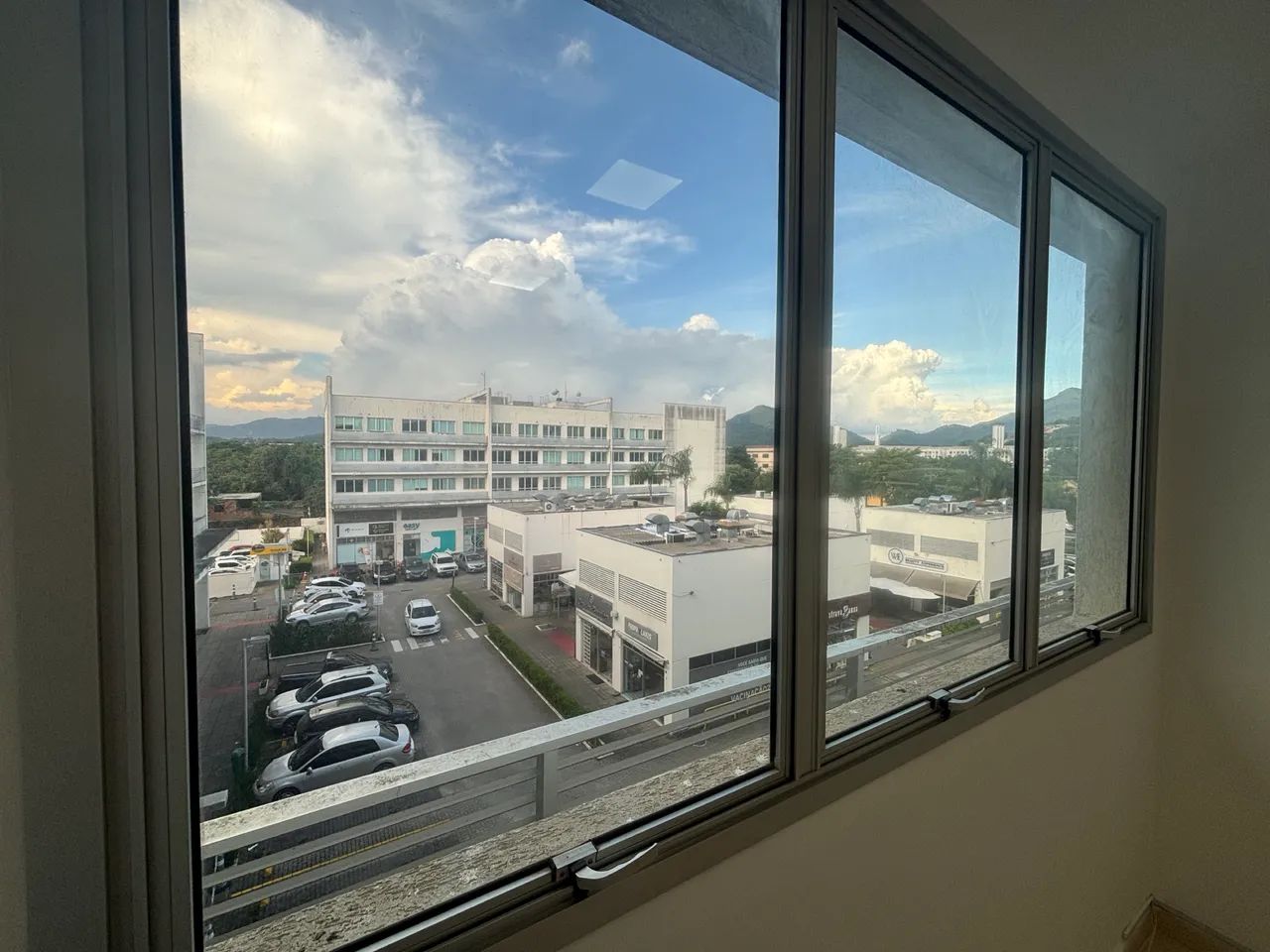 Vendo ótima sala comercial no Office & Mall - Estrada da Cachamorra - Foto 4