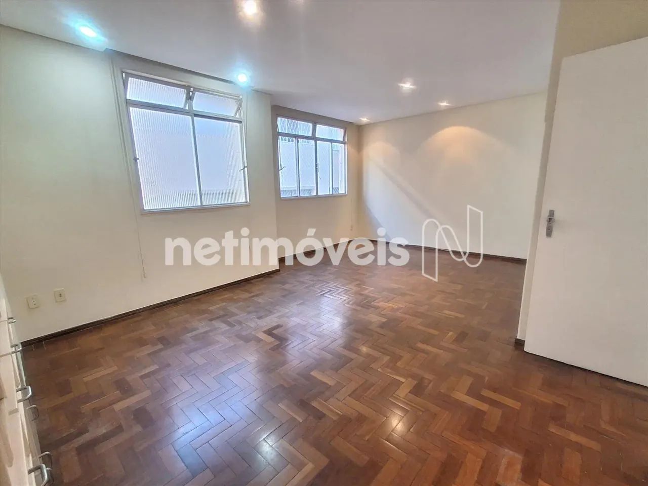 Apartamento no Coração Eucarístico, com 100 m²; de área, 3 quartos, 1 suíte, 3 banheiros e - Foto 3