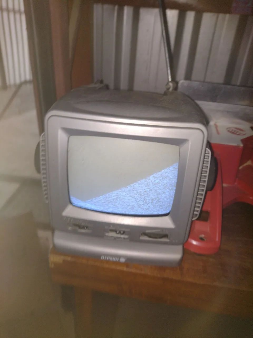 Tv/rádio portátil 5 polegadas  - Foto 4