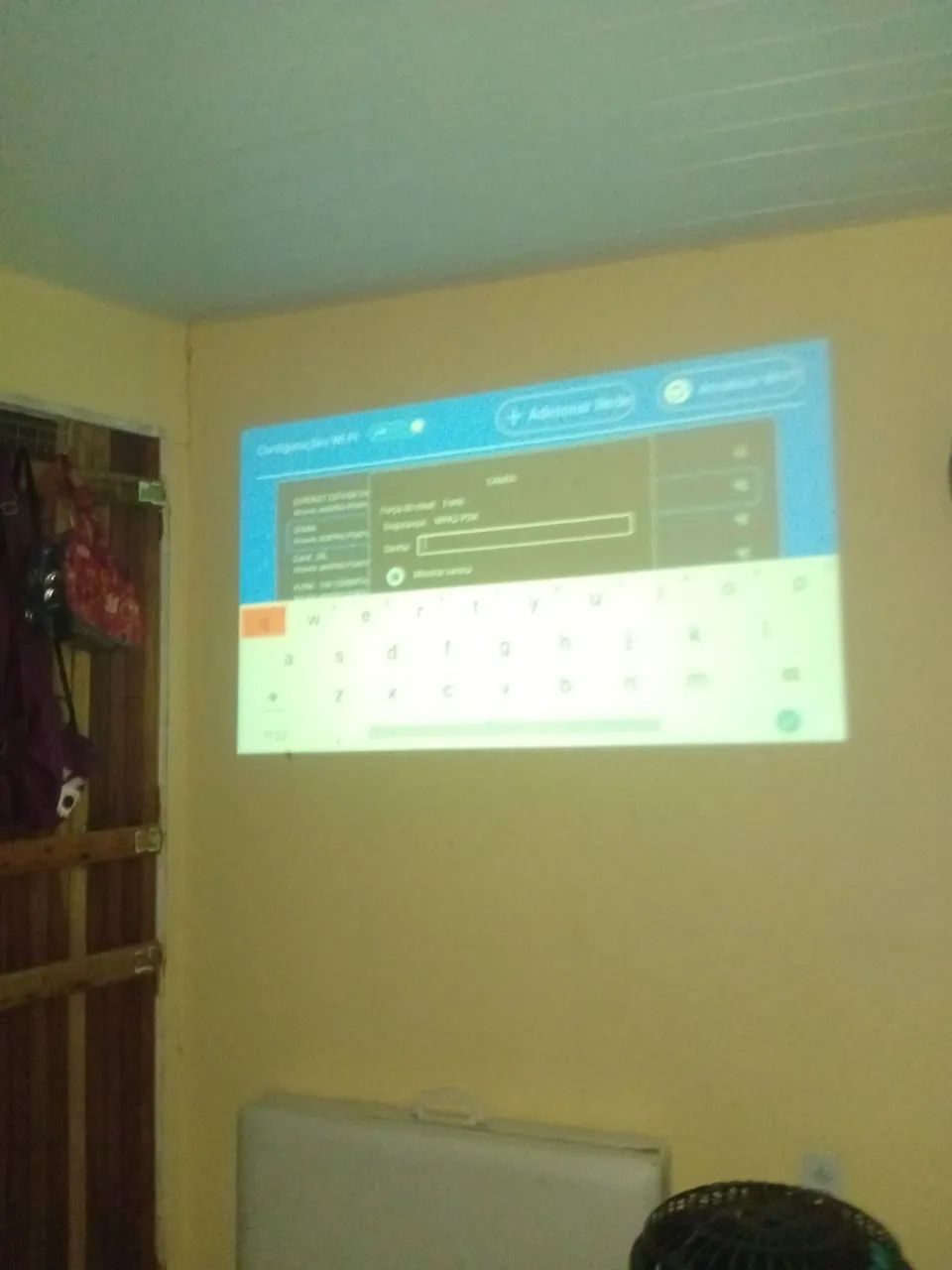 Projetor preço q negociar somente sem o cabo hdmi - Foto 2