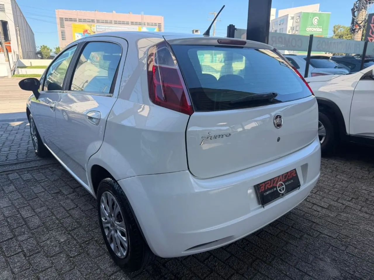 Fiat Punto ELX 1.4 Fire Flex 8V 5P 2011 - Foto 4