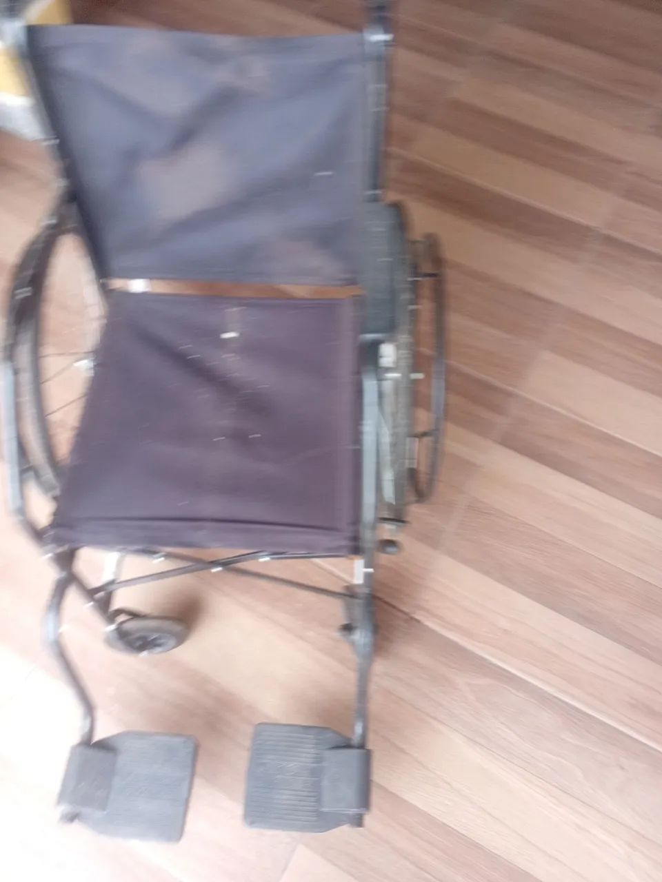 Vendo cadeira de rodas