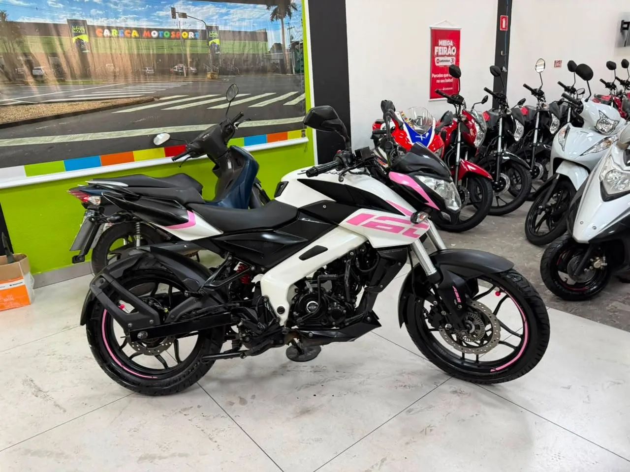 BAJAJ DOMINAR 160