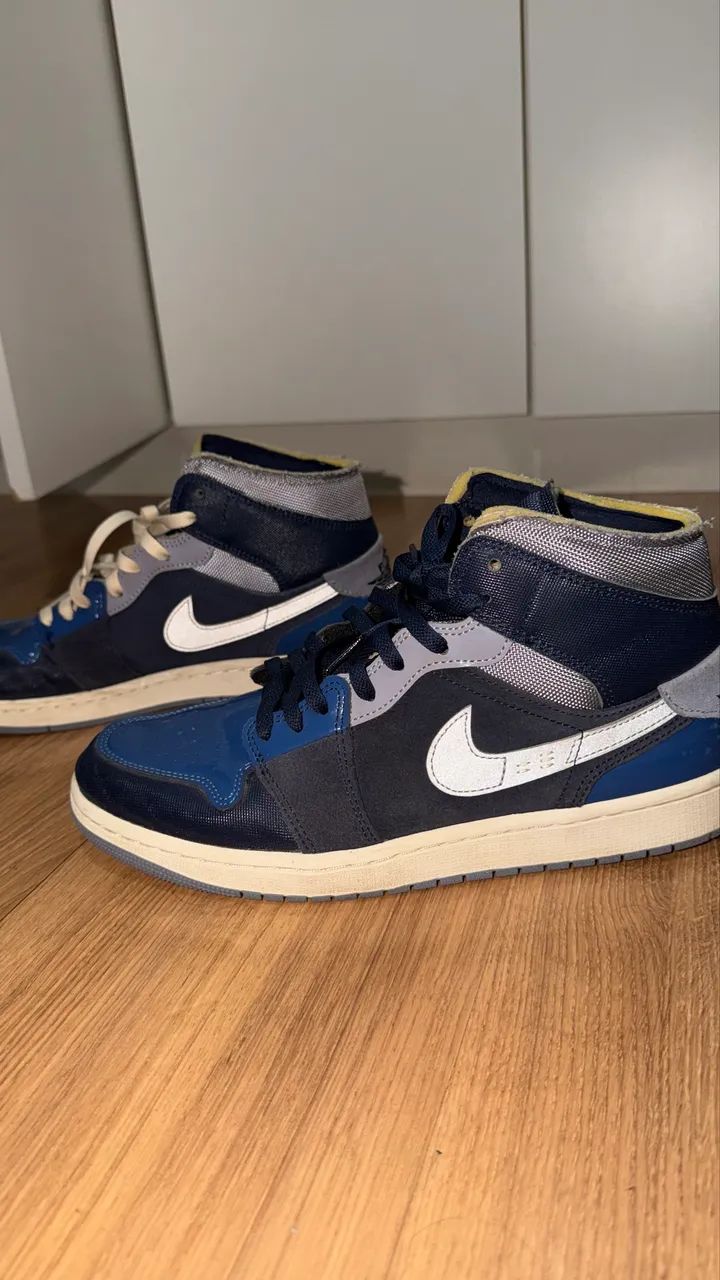 Jordan mid azul