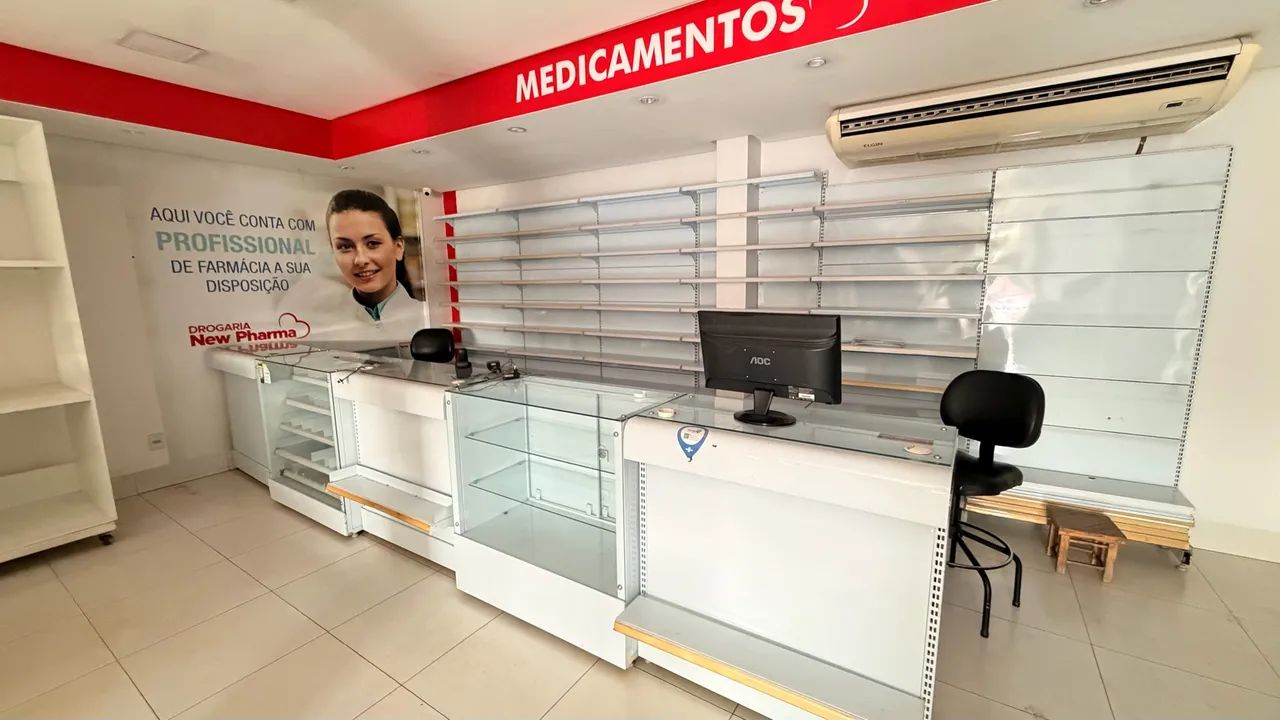 Drogaria/farmácia montada 