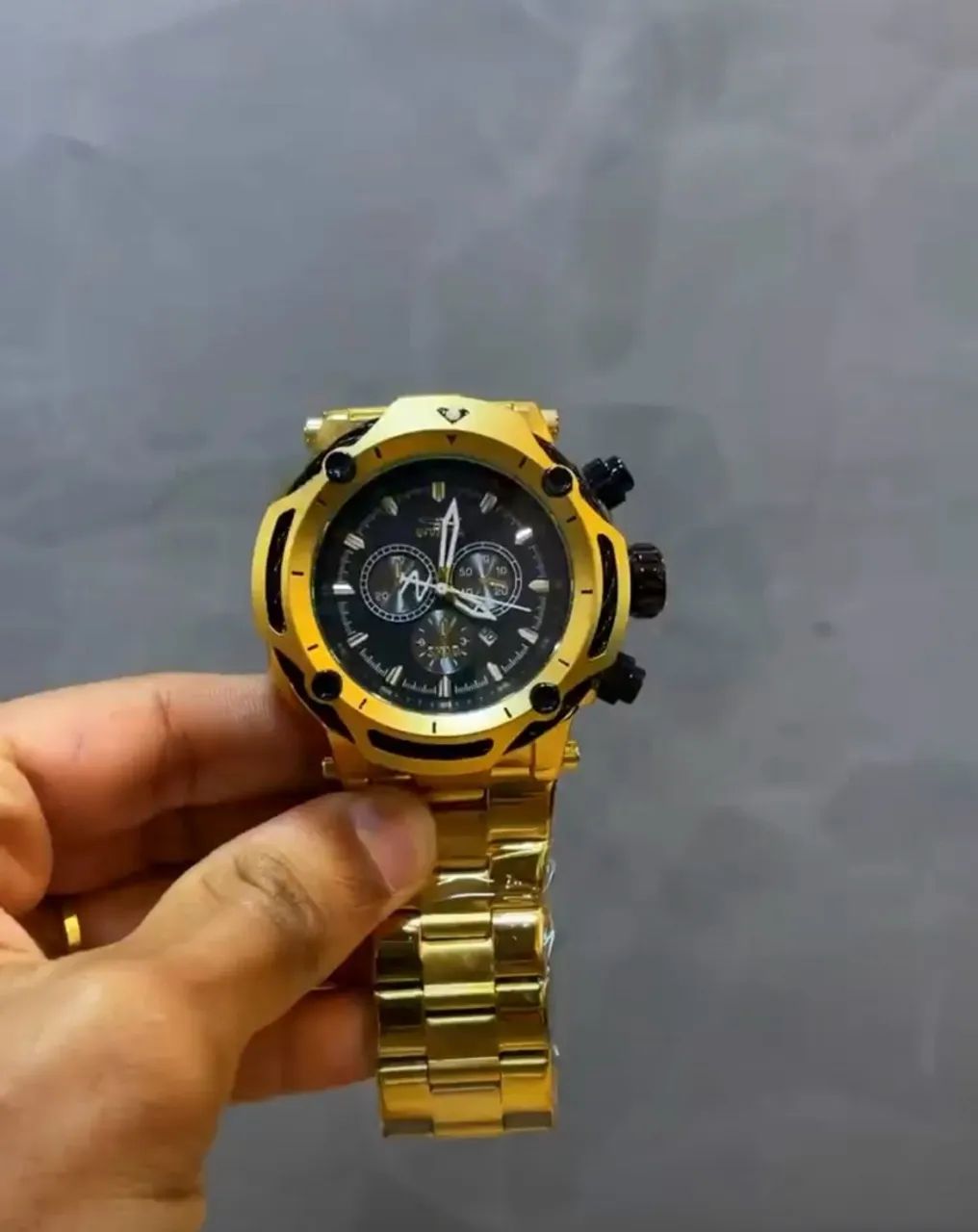 INVICTA SHAQ