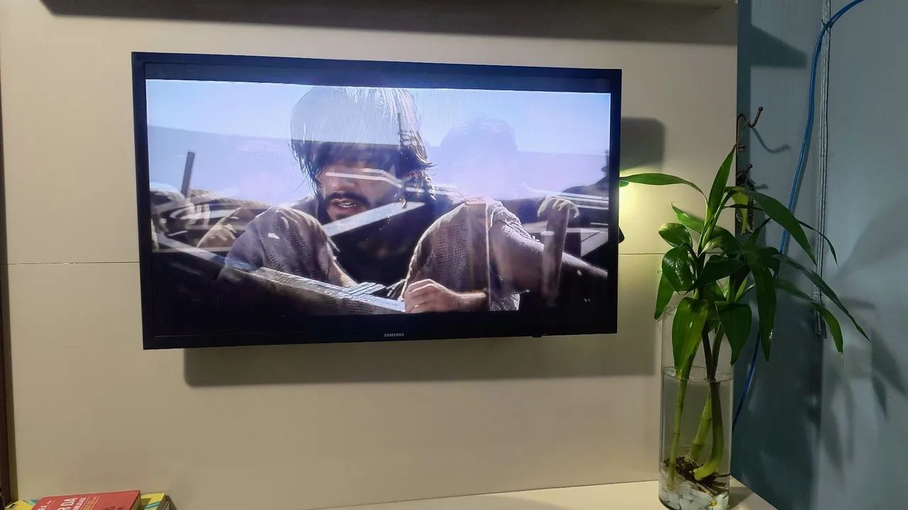 Smart TV 32 semi nova  - Foto 2