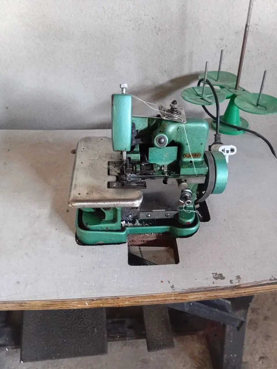 Maquina Overlock 110v - Foto 5