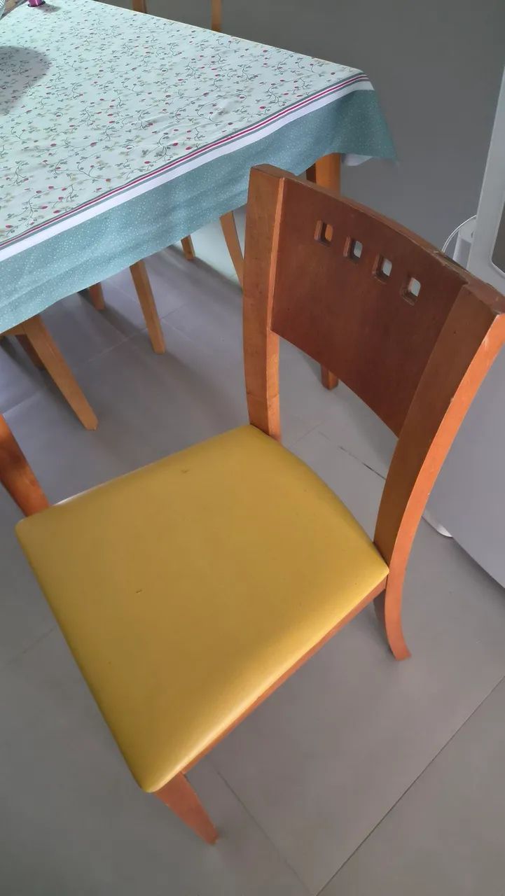 Mesa de jantar e 7 cadeiras - Foto 5