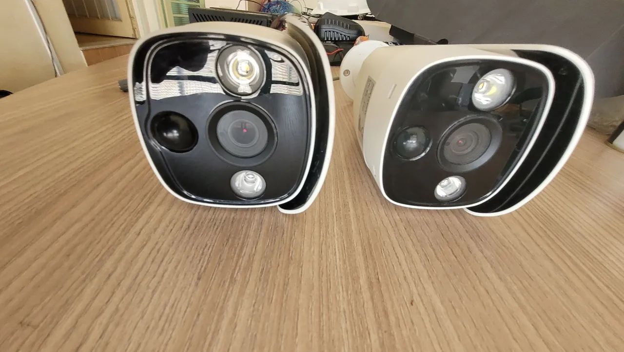 Câmera Hikvision Bullet Strobe 2MP FullHD - Foto 2