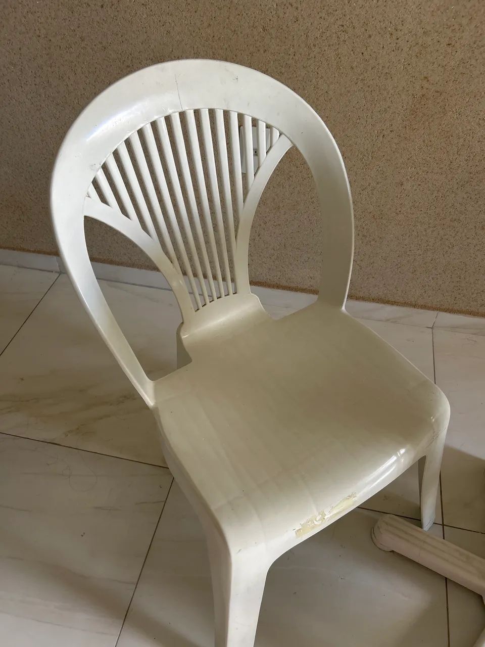 Mesa Tramontina com duas cadeiras plástico  - Foto 2