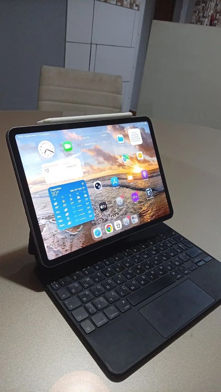 iPad Pro 11 M2 (4ª Ger) 256GB Impecável + Magic Keyboard Original + Apple Pencil - Foto 2