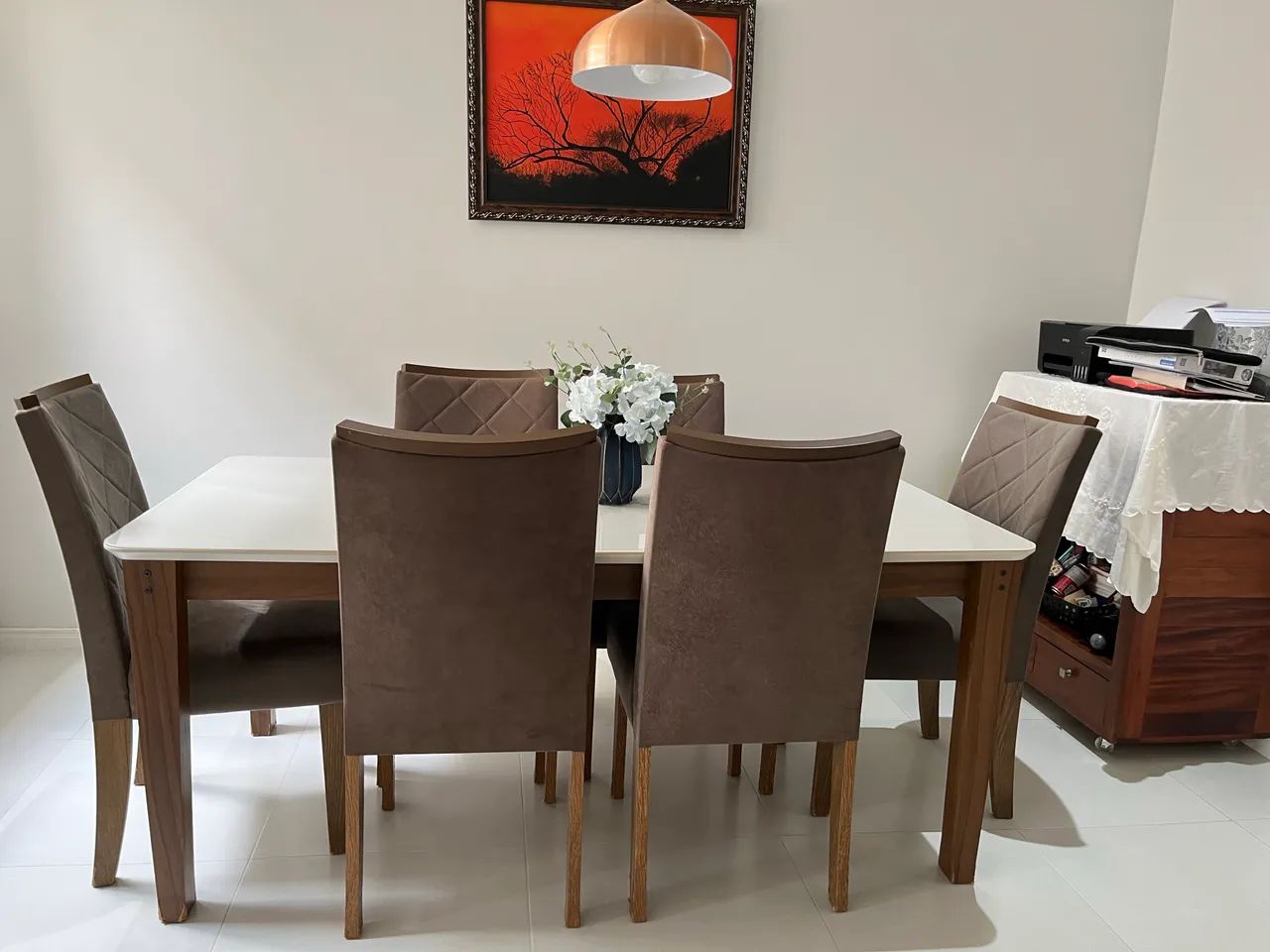 Vendo mesa de tampo de vidro com 6 cadeiras acolchoadas  - Foto 3