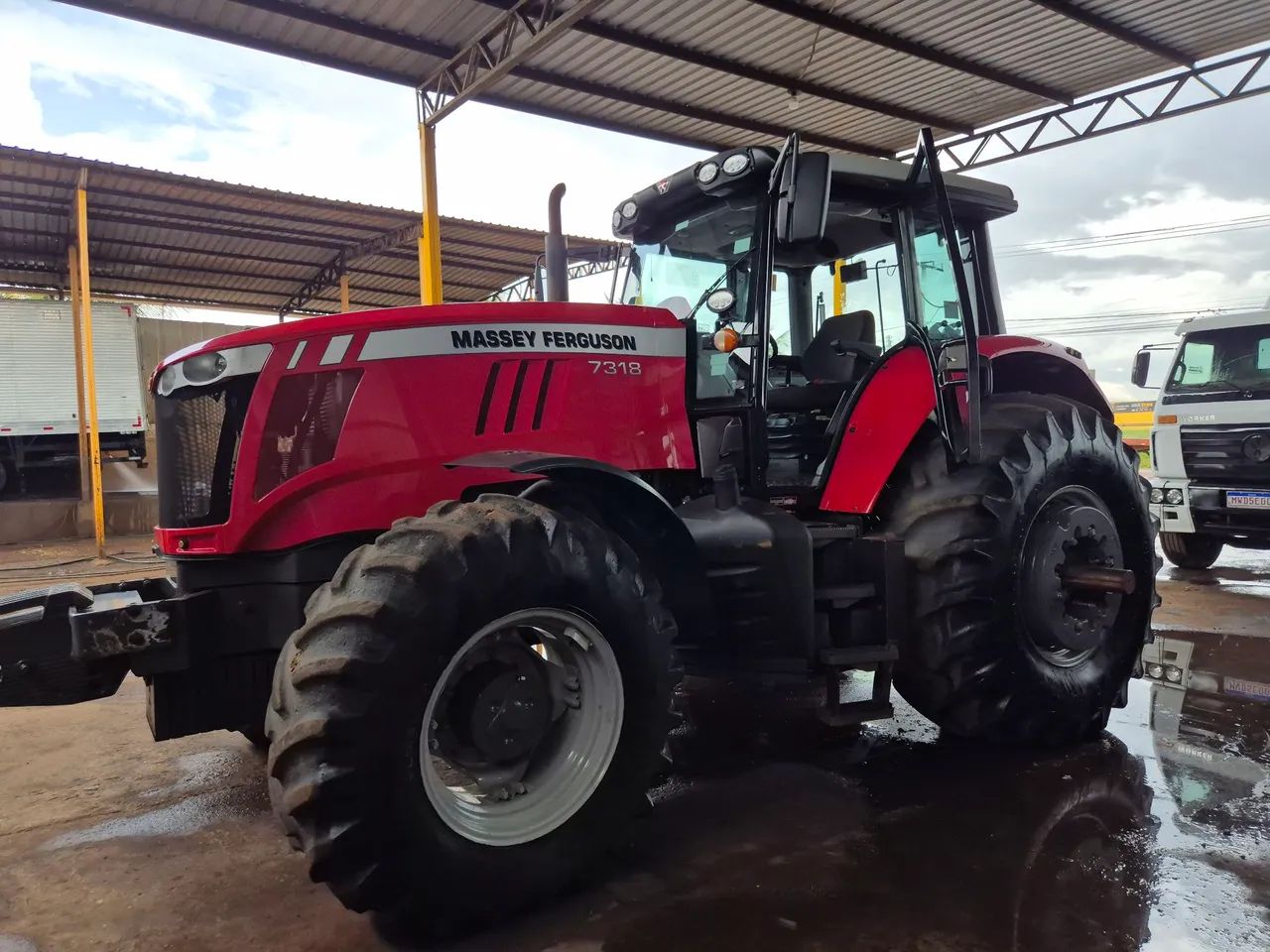 Trator 7318 Massey Ferguson